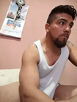 alfredyy55 online show from March 8, 2025, 5:01 pm