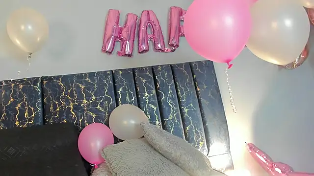 Snapshot of Sophia_Lemos chatting on October 3, 2025, 1:56 pm Sophia Lemos online show from October 3, 2025, 1:56 pm