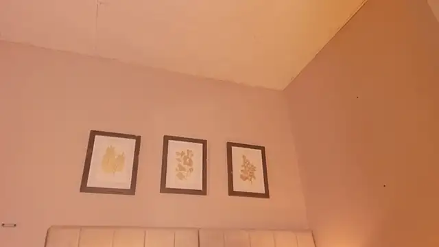 zoe sky  online show from March 28, 2026, 11:44 am