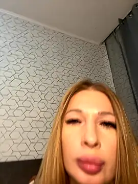 Snapshot of Tatti-Go chatting on October 1, 2025, 3:16 pm Tatti-Go online show from October 1, 2025, 3:16 pm