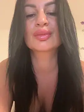 Helena7077 online show from September 19, 2025, 8:57 pm