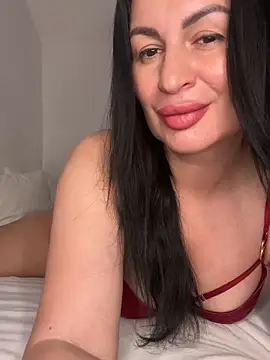 Snapshot of Helena7077 chatting on May 15, 2026, 10:30 pm Helena7077 online show from May 15, 2026, 10:30 pm