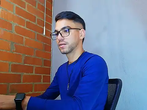 Snapshot of Leandro_valenzuela chatting on October 11, 2025, 3:35 pm Leandro valenzuela online show from October 11, 2025, 3:35 pm