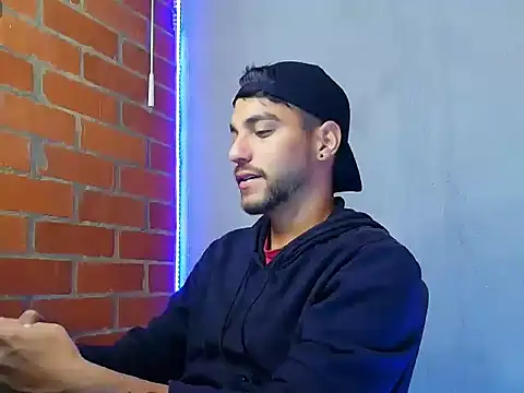 Snapshot of Leandro_valenzuela chatting on October 27, 2025, 8:10 pm Leandro valenzuela online show from October 27, 2025, 8:10 pm