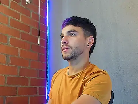 Leandro valenzuela online show from December 17, 2025, 7:19 pm