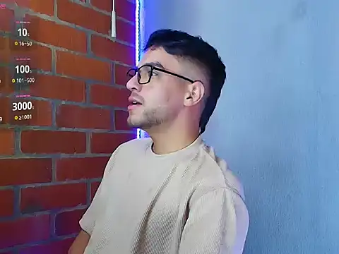 Snapshot of Leandro_valenzuela chatting on September 18, 2025, 9:40 pm Leandro valenzuela online show from September 18, 2025, 9:40 pm