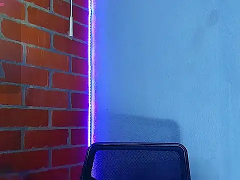 Snapshot of Leandro_valenzuela chatting on September 18, 2025, 12:24 am Leandro valenzuela online show from September 18, 2025, 12:24 am