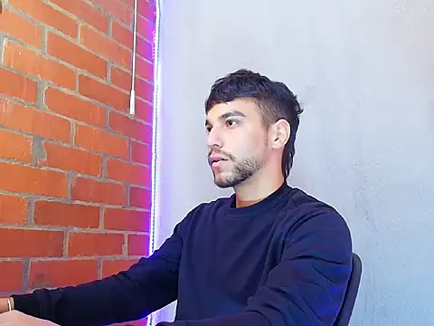 Snapshot of Leandro_valenzuela chatting on October 9, 2025, 2:50 pm Leandro valenzuela online show from October 9, 2025, 2:50 pm