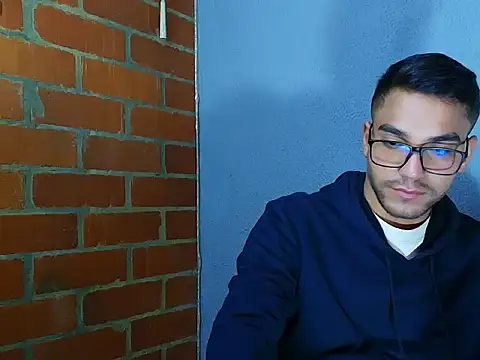 Snapshot of Leandro_valenzuela chatting on September 21, 2025, 2:06 am Leandro valenzuela online show from September 21, 2025, 2:06 am