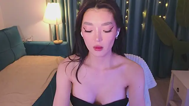AudreyMell online show from February 7, 2025, 2:15 pm
