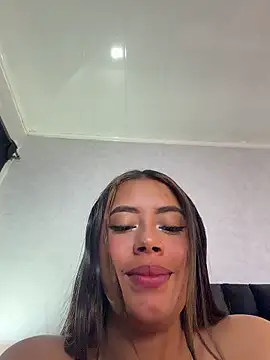 ElaaPerez online show from January 9, 2026, 7:43 pm