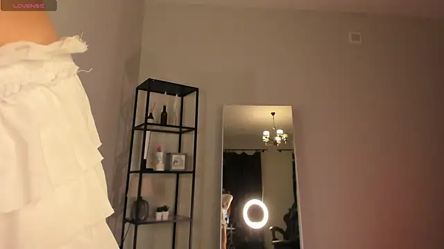 Snapshot of elfinvibes chatting on October 3, 2025, 6:15 am elfinvibes online show from October 3, 2025, 6:15 am