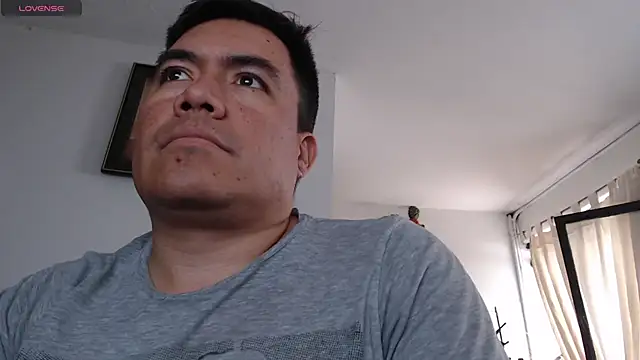 Snapshot of Jhonatan_Morales_S chatting on February 2, 2026, 5:01 pm Jhonatan Morales S online show from February 2, 2026, 5:01 pm