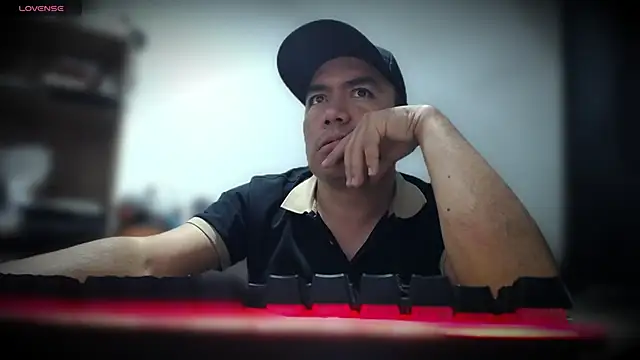 Jhonatan Morales S online show from November 29, 2025, 3:06 am