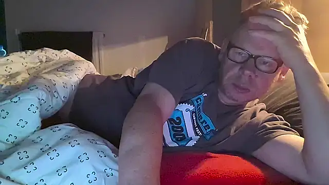 Snapshot of kinkyslet8 chatting on October 27, 2025, 7:42 am kinkyslet8 online show from October 27, 2025, 7:42 am