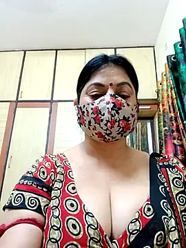 Snapshot of Ratna-777 chatting on February 18, 2026, 6:04 pm Ratna-777 online show from February 18, 2026, 6:04 pm