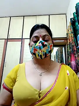 Snapshot of Ratna-777 chatting on January 17, 2026, 6:33 pm Ratna-777 online show from January 17, 2026, 6:33 pm