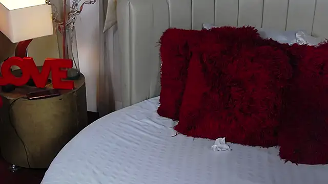 EllieMartini online show from October 9, 2025, 8:42 pm