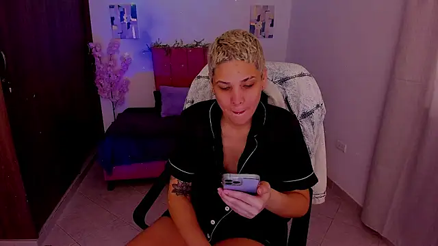 Charlee pink online show from October 7, 2025, 3:02 pm