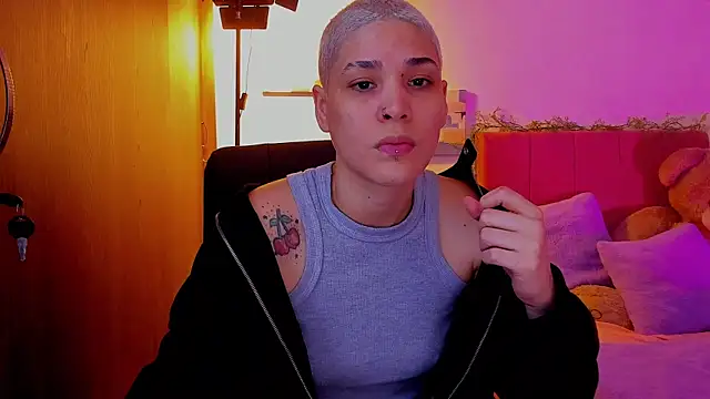 Charlee pink online show from March 30, 2026, 8:32 pm