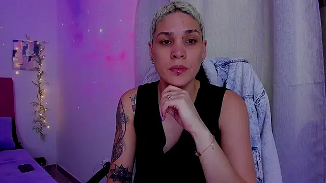 Charlee pink online show from September 29, 2025, 2:18 am