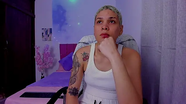 Charlee pink online show from September 28, 2025, 1:01 am