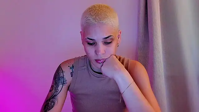 Charlee pink online show from January 17, 2026, 4:27 am