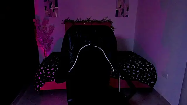 Charlee pink online show from October 8, 2025, 12:50 pm