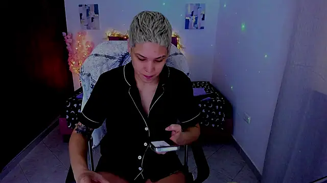 Charlee pink online show from October 6, 2025, 11:22 am