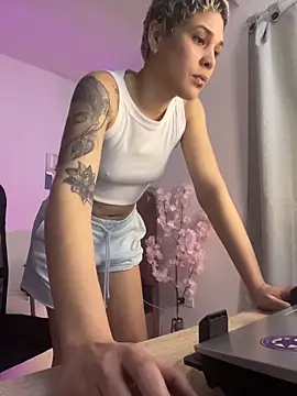 Charlee pink online show from November 7, 2025, 8:46 pm