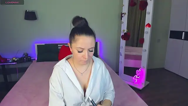 AngellLika online show from September 20, 2025, 12:32 pm