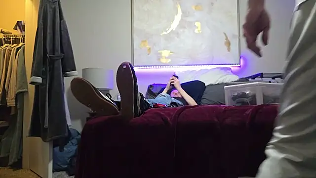 Snapshot of ChillzPnp chatting on October 18, 2025, 10:01 pm ChillzPnp online show from October 18, 2025, 10:01 pm