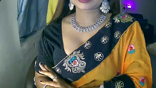 Snapshot of Cute-Tara chatting on October 16, 2025, 2:36 pm Cute-Tara online show from October 16, 2025, 2:36 pm