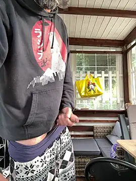 spermtronic online show from May 13, 2026, 5:36 am