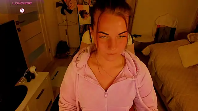 masha19981 online show from October 13, 2025, 6:53 pm