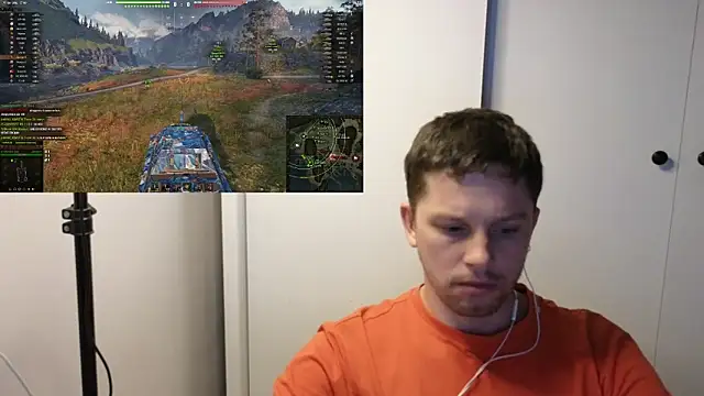 Snapshot of BigL0ve chatting on October 28, 2025, 2:38 pm BigL0ve online show from October 28, 2025, 2:38 pm