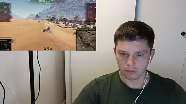 Snapshot of BigL0ve chatting on October 19, 2025, 1:36 pm BigL0ve online show from October 19, 2025, 1:36 pm