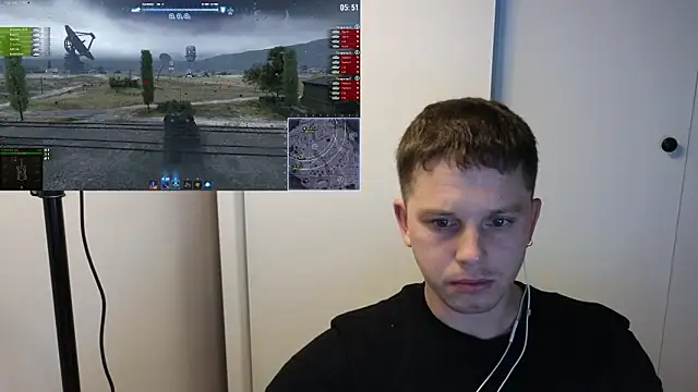 Snapshot of BigL0ve chatting on October 3, 2025, 2:07 pm BigL0ve online show from October 3, 2025, 2:07 pm