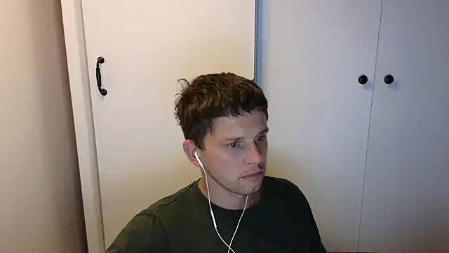 Snapshot of BigL0ve chatting on September 17, 2025, 3:03 pm BigL0ve online show from September 17, 2025, 3:03 pm