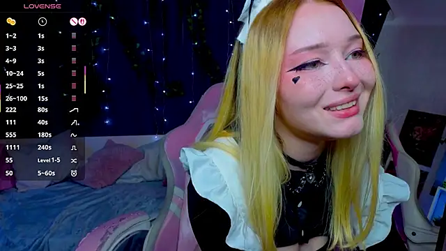 Snapshot of ElswythCovil chatting on September 9, 2025, 4:11 am ElswythCovil online show from September 9, 2025, 4:11 am