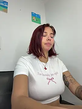 LucyMartelli online show from February 26, 2025, 12:27 pm