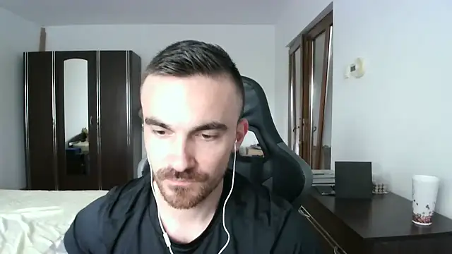 Snapshot of mu5clemania2 chatting on October 1, 2025, 11:25 am mu5clemania2 online show from October 1, 2025, 11:25 am