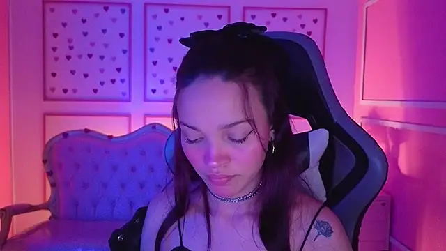 Snapshot of ailen_t chatting on October 5, 2025, 3:19 am ailen t online show from October 5, 2025, 3:19 am