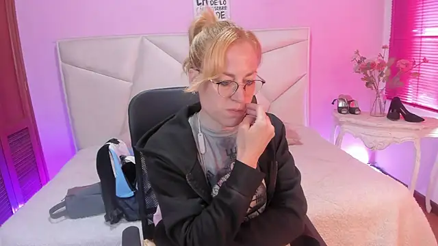 Snapshot of SammySanders chatting on February 13, 2026, 1:55 pm SammySanders online show from February 13, 2026, 1:55 pm