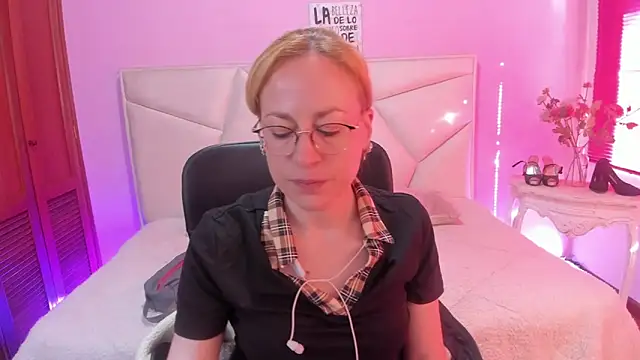 Snapshot of SammySanders chatting on February 28, 2026, 1:00 pm SammySanders online show from February 28, 2026, 1:00 pm