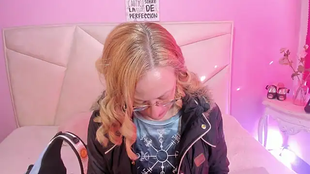 Snapshot of SammySanders chatting on October 4, 2025, 12:50 pm SammySanders online show from October 4, 2025, 12:50 pm