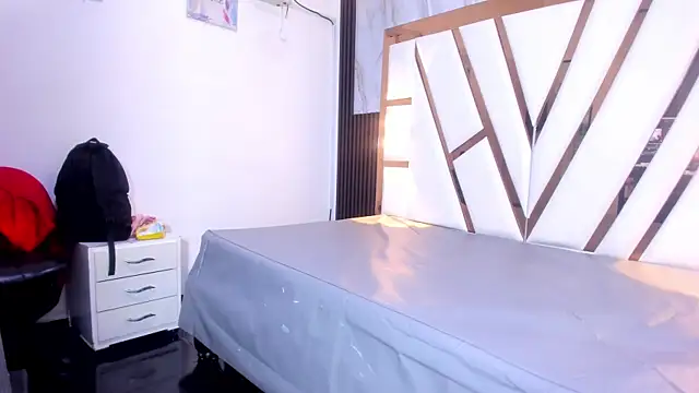 lola hornei online show from September 30, 2025, 11:44 pm