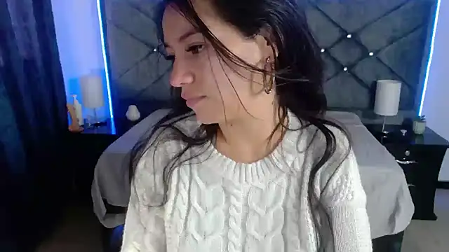 Julietacollins06 online show from October 1, 2025, 1:15 pm