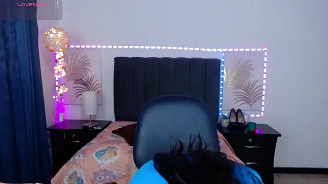 Julietacollins06 online show from January 24, 2025, 12:31 pm