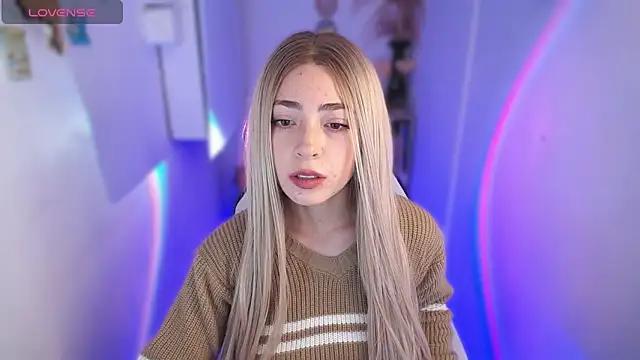 Snapshot of channel_blonde_a chatting on October 2, 2025, 5:05 pm channel blonde a online show from October 2, 2025, 5:05 pm